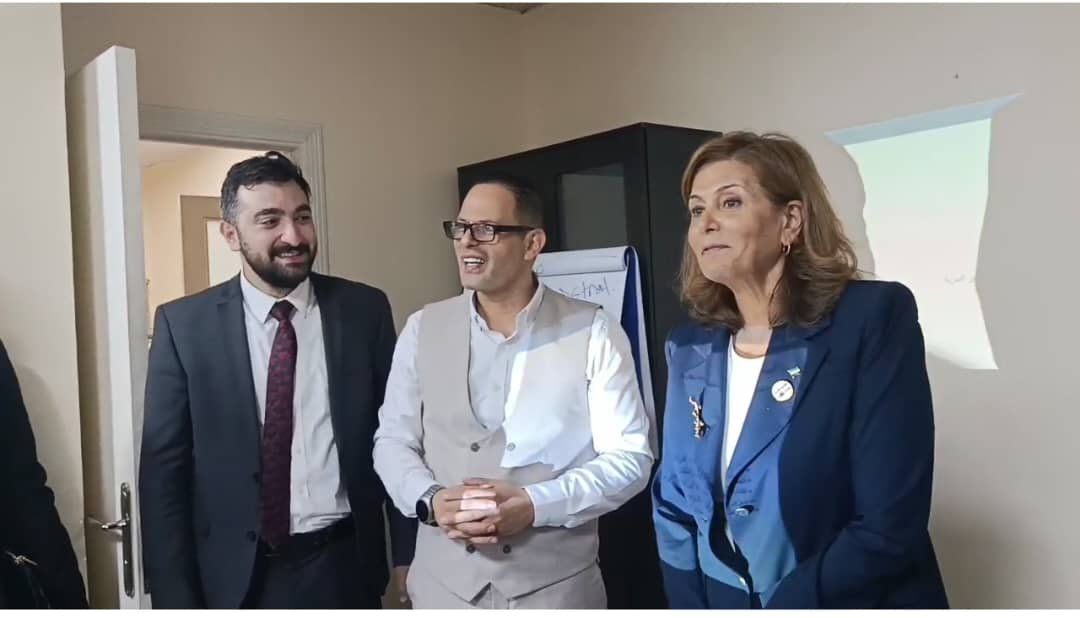 افتتاح البرنامج التدريبي بحضور ممثلين عن الوزارة ومؤسسة الأنوار للتنمية.